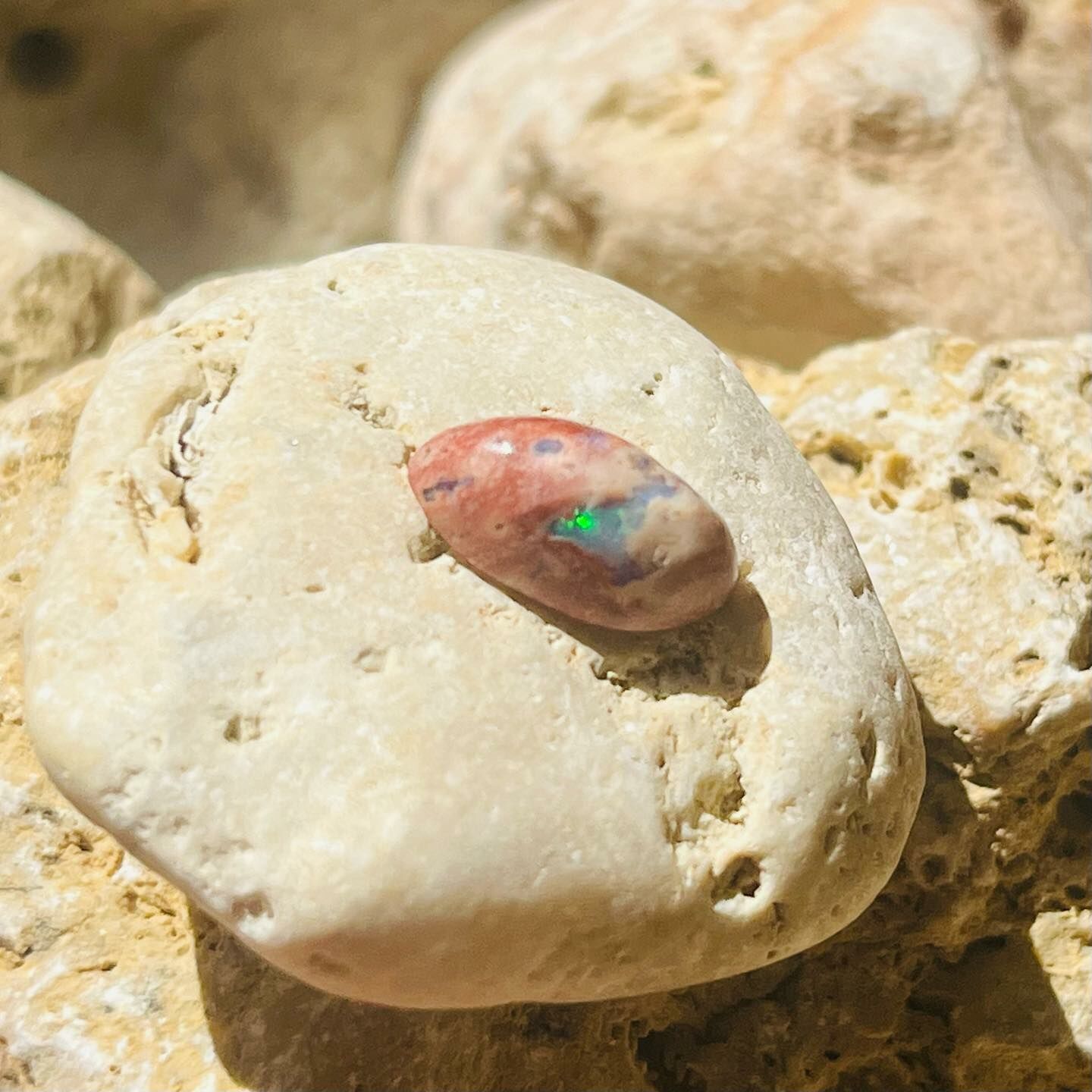 [原石] 墨西哥火蛋白石