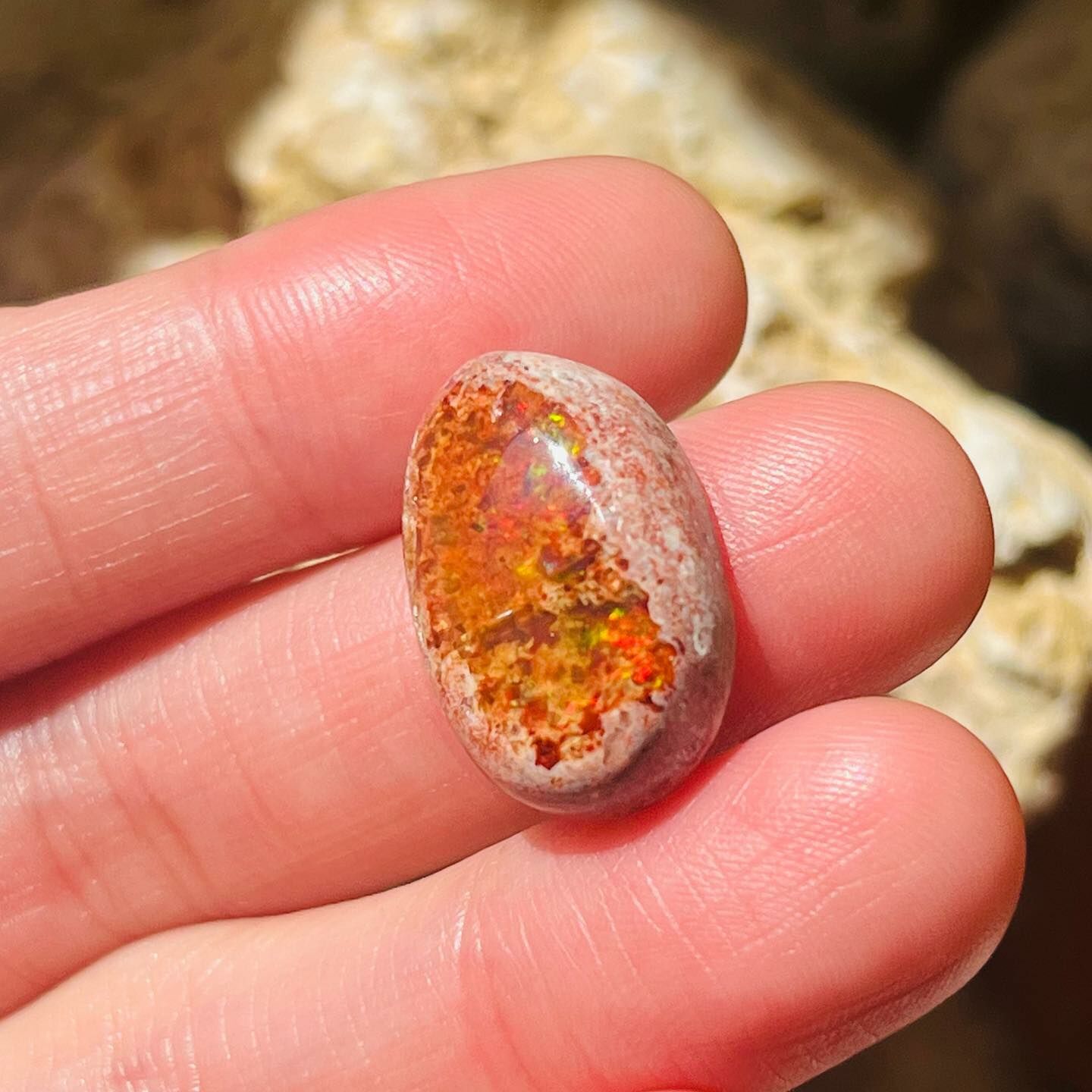 [原石] 墨西哥火蛋白石