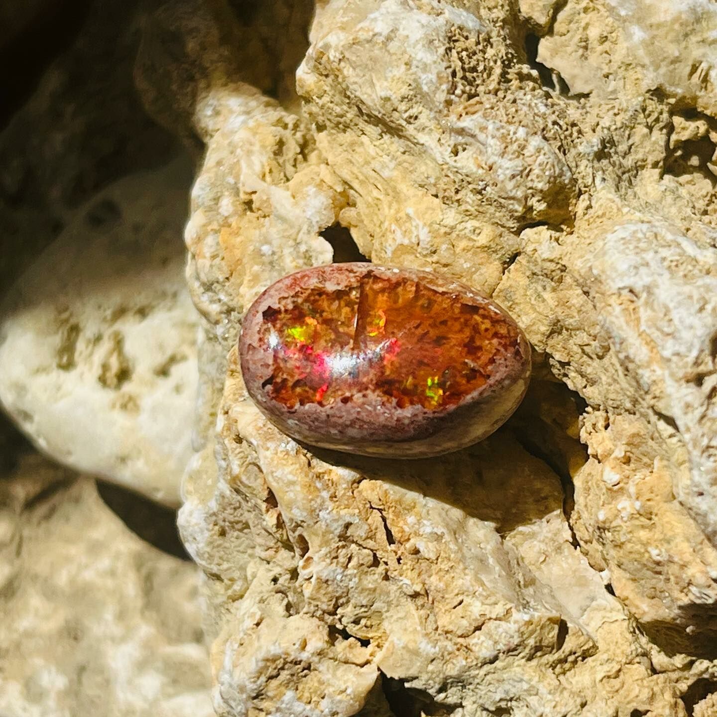 [原石] 墨西哥火蛋白石