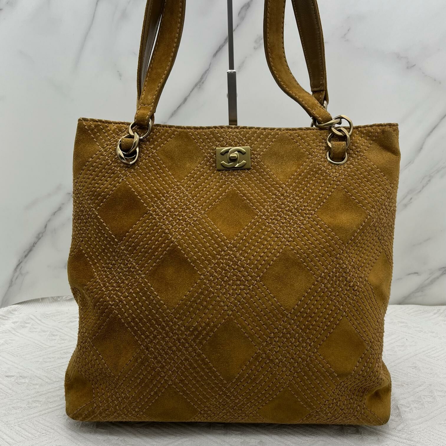 Chanel  stitch tote bag with pouch  (brown Camel)