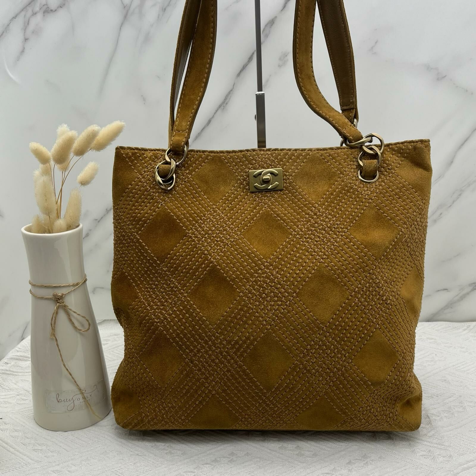 Chanel  stitch tote bag with pouch  (brown Camel)