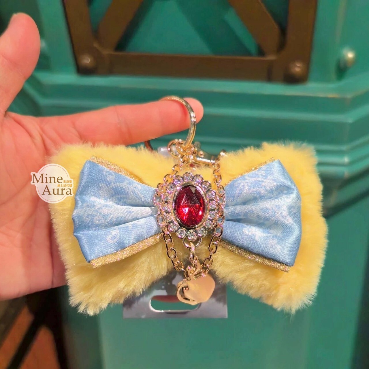 白雪公主 Snow-white 亮鑽寶石 絨毛 毛毛 蝴蝶結造型 鑰匙圈 吊飾 -上海迪士尼樂園