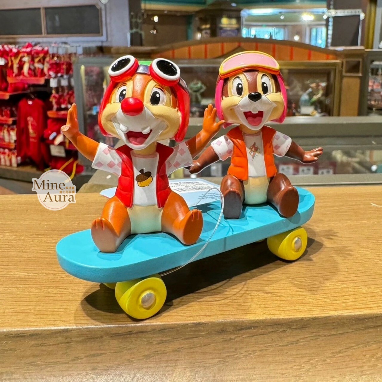 (限時特價) 2024 春日系列 奇奇蒂蒂 Chip 'n Dale 滑板 造型 擺飾品 -上海迪士尼樂園