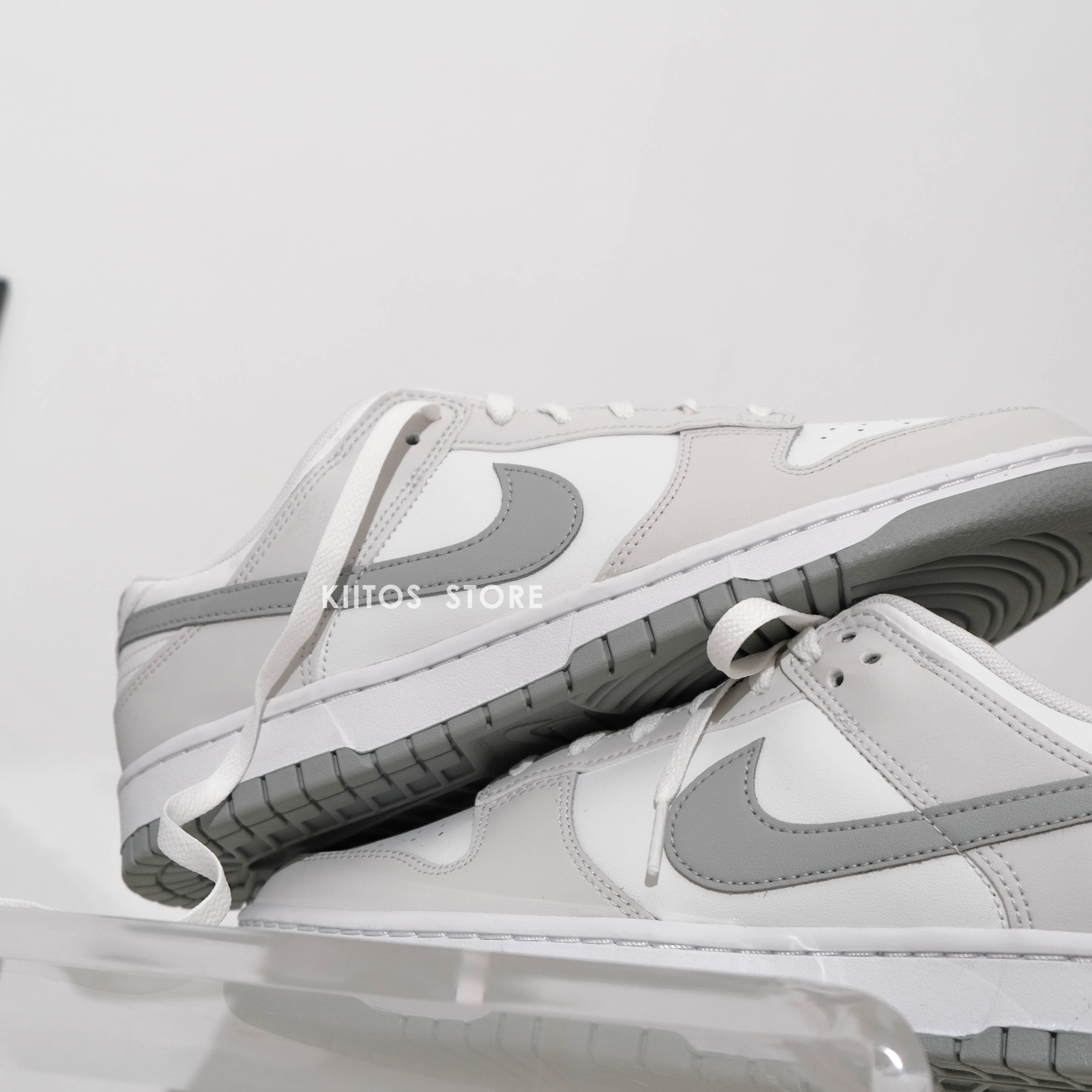 NIKE DUNK LOW SUMMIT WHITE/LIGHT SMOKE GREY-PLATINUM TI