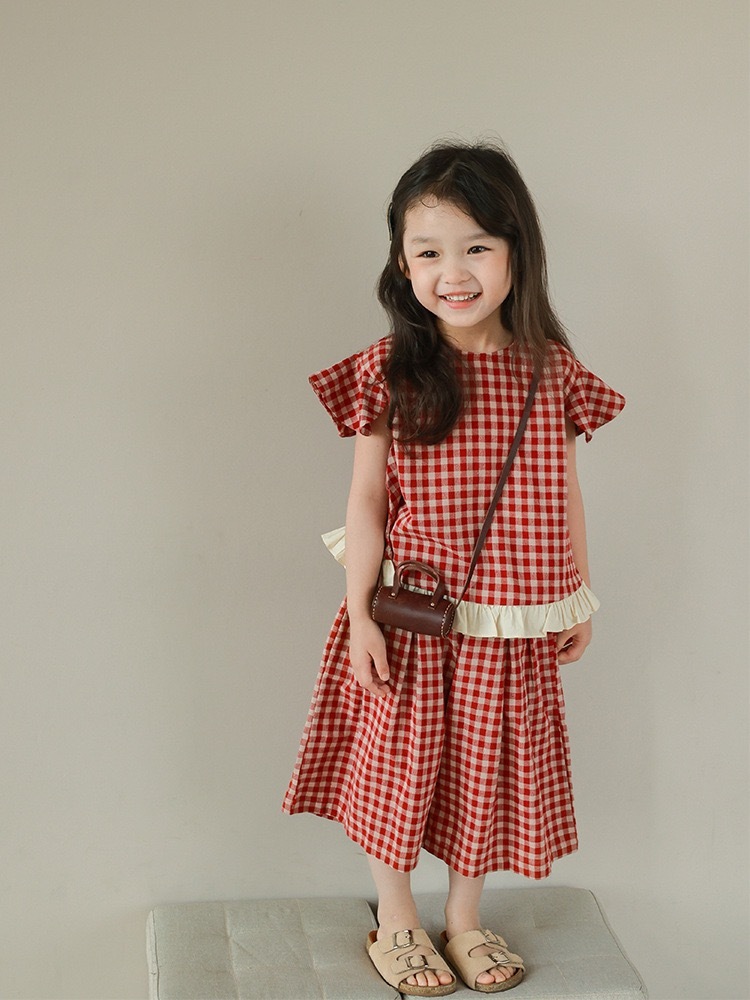 來點紅格子套裝