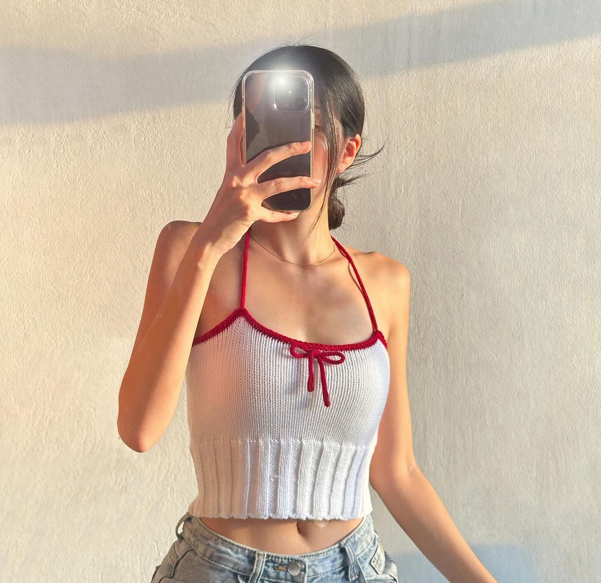 TH KNIT CROP SLEEVELESS (WHITE-RED)