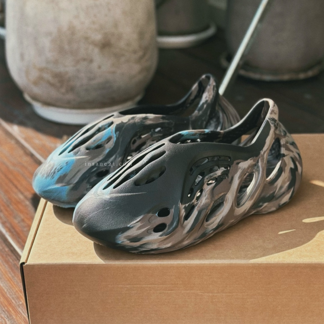 ADIDAS YEEZY FOAM RUNNER - MX CINDER 黑化石迷彩渲染 洞洞鞋 ID4126