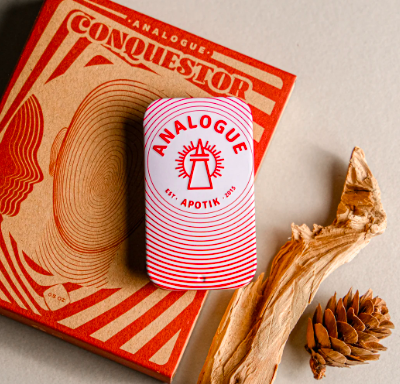 ANALOGUE APOTIK - CONQUESTOR  固體古龍水