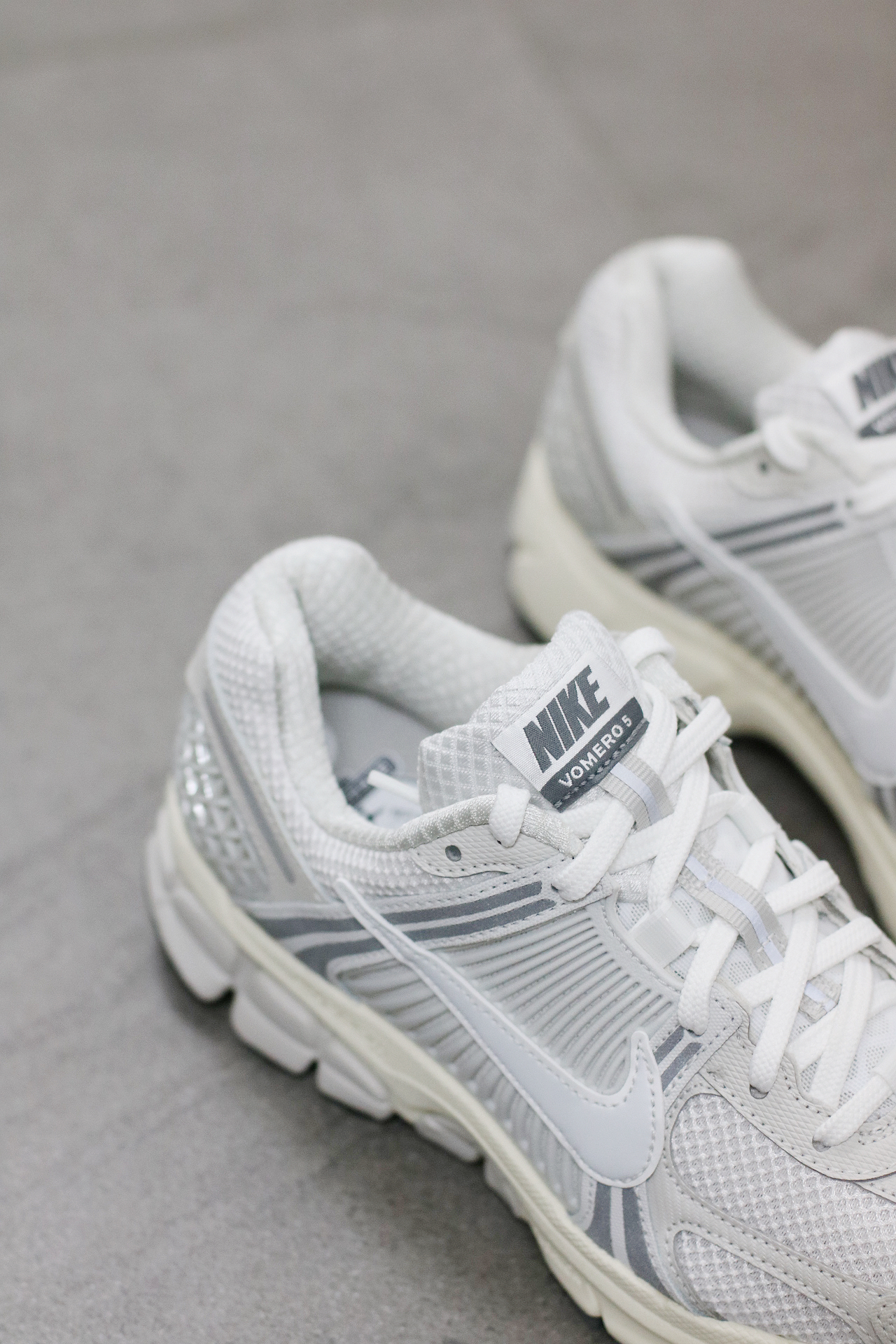 Nike Zoom Vomero 5  Grey Platinum Tint  HF0731-007