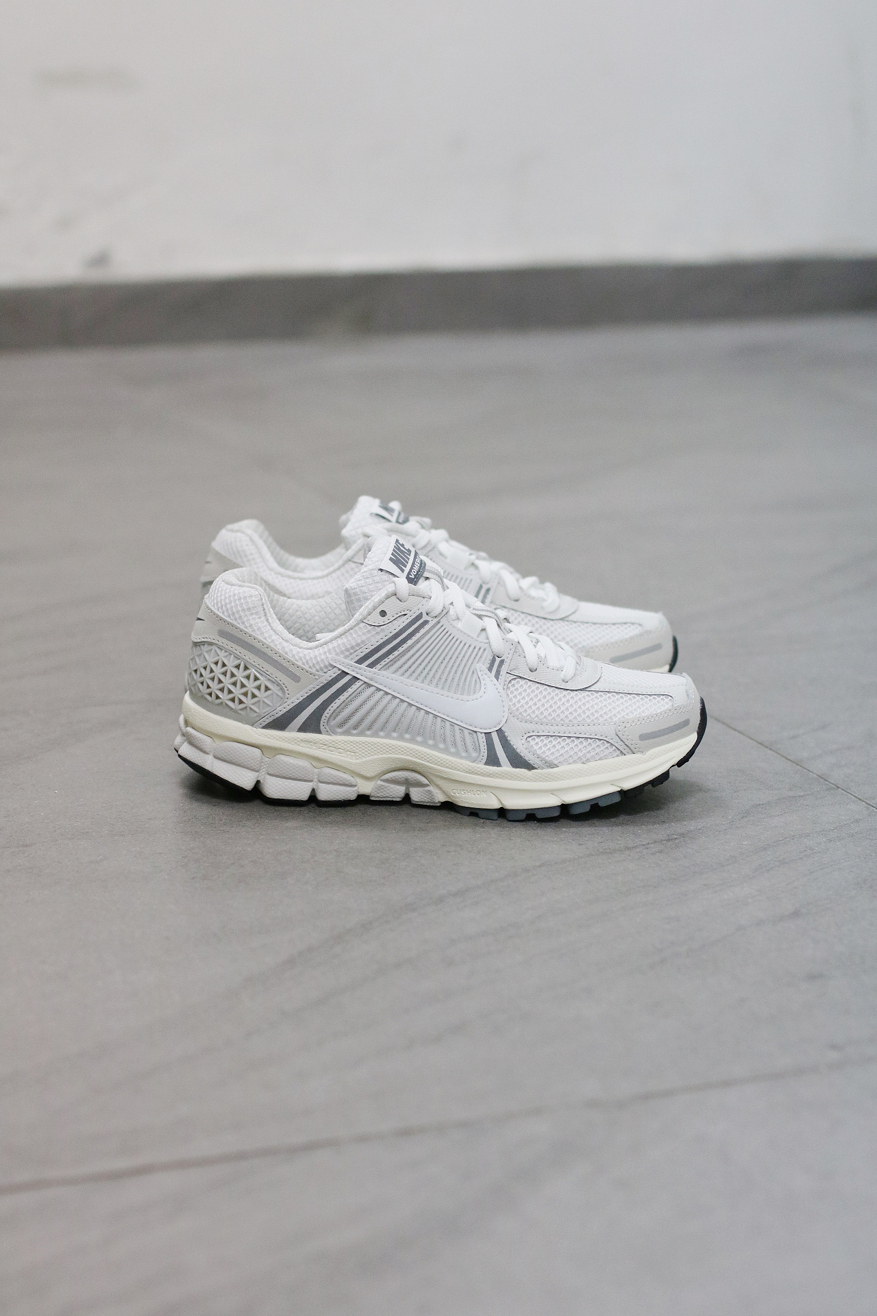 Nike Zoom Vomero 5  Grey Platinum Tint  HF0731-007