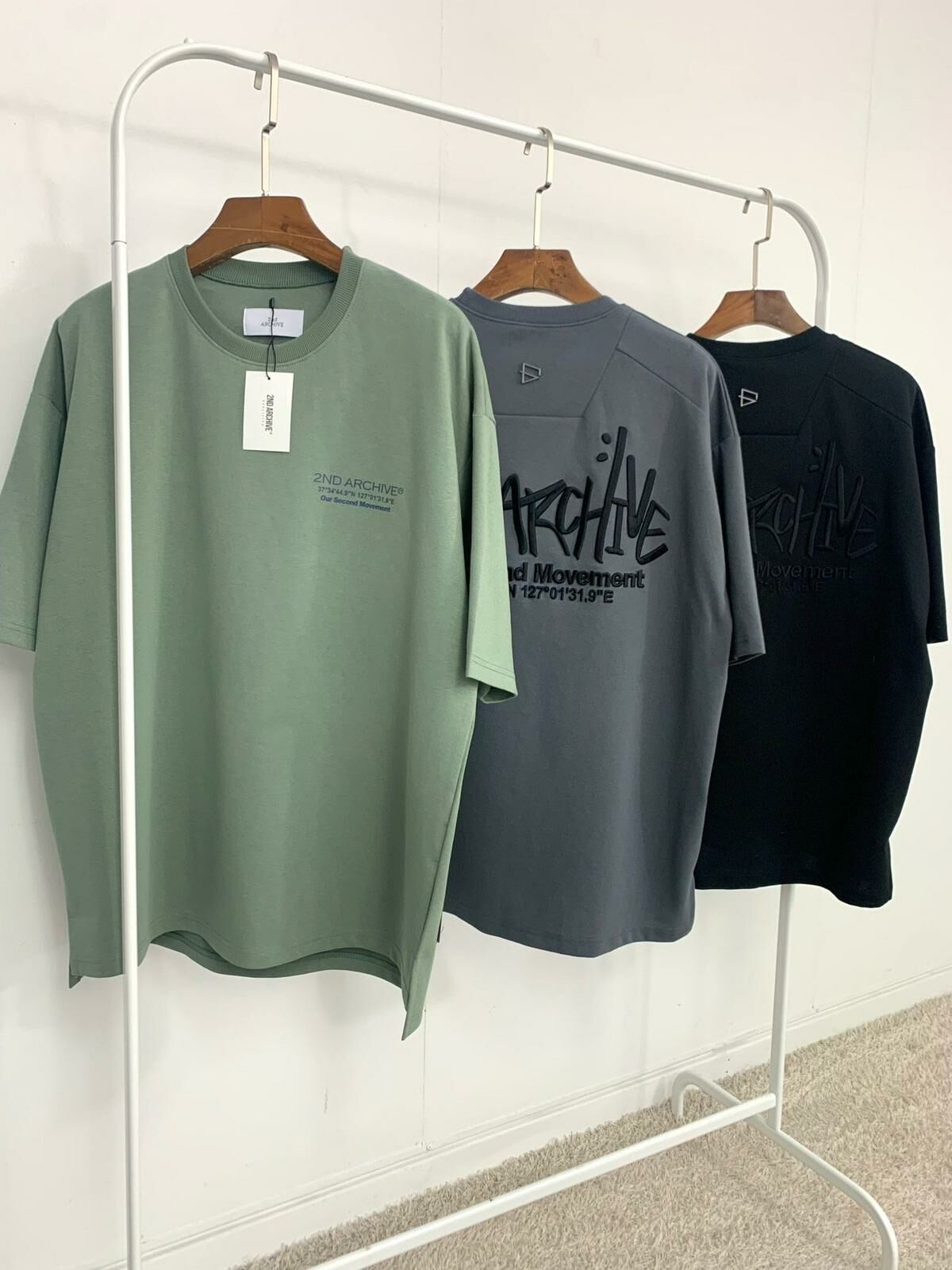 綉英文字短袖Tee 2nd ARCHIVE-106T