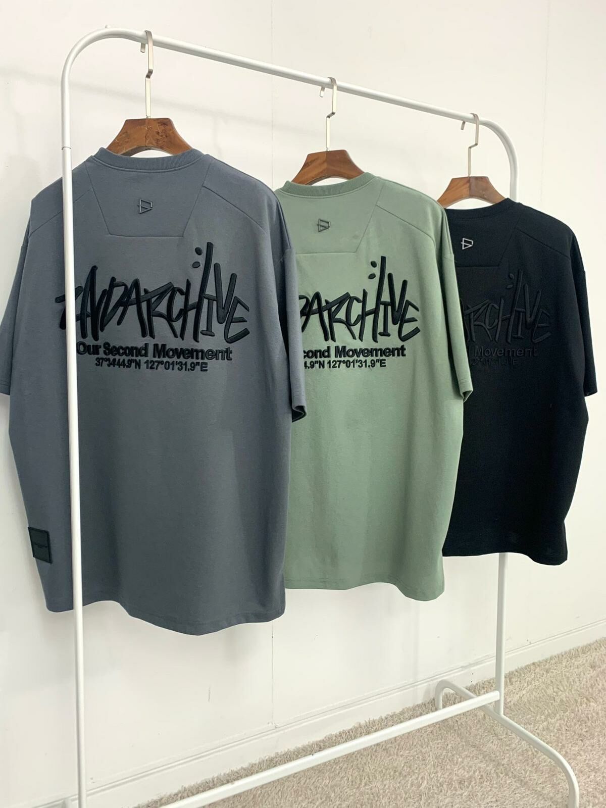 綉英文字短袖Tee 2nd ARCHIVE-106T