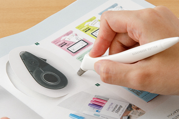 MIDORI ．可旋轉裁切專用陶瓷刀 黑/白