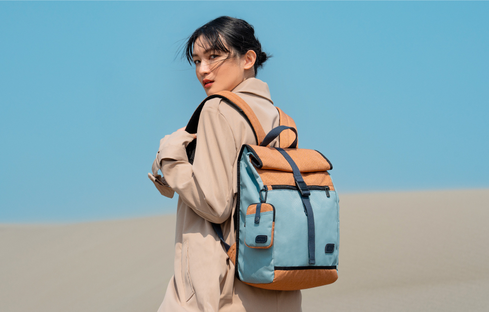 satana ECO 曦望後背包 焦橙橘拼接 SEC0070 模特形象照