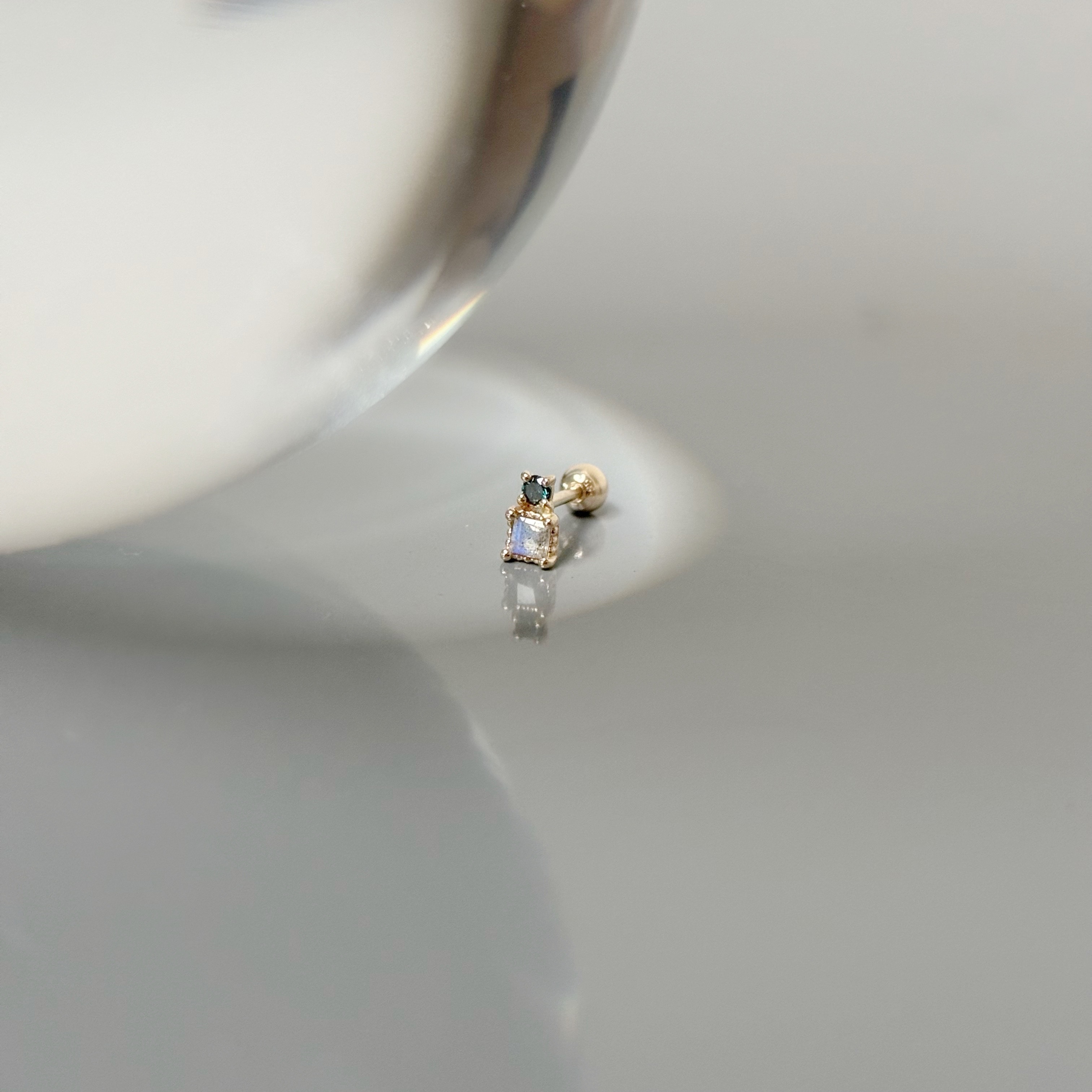 14k square perfume拉長藍鑽轉珠耳環