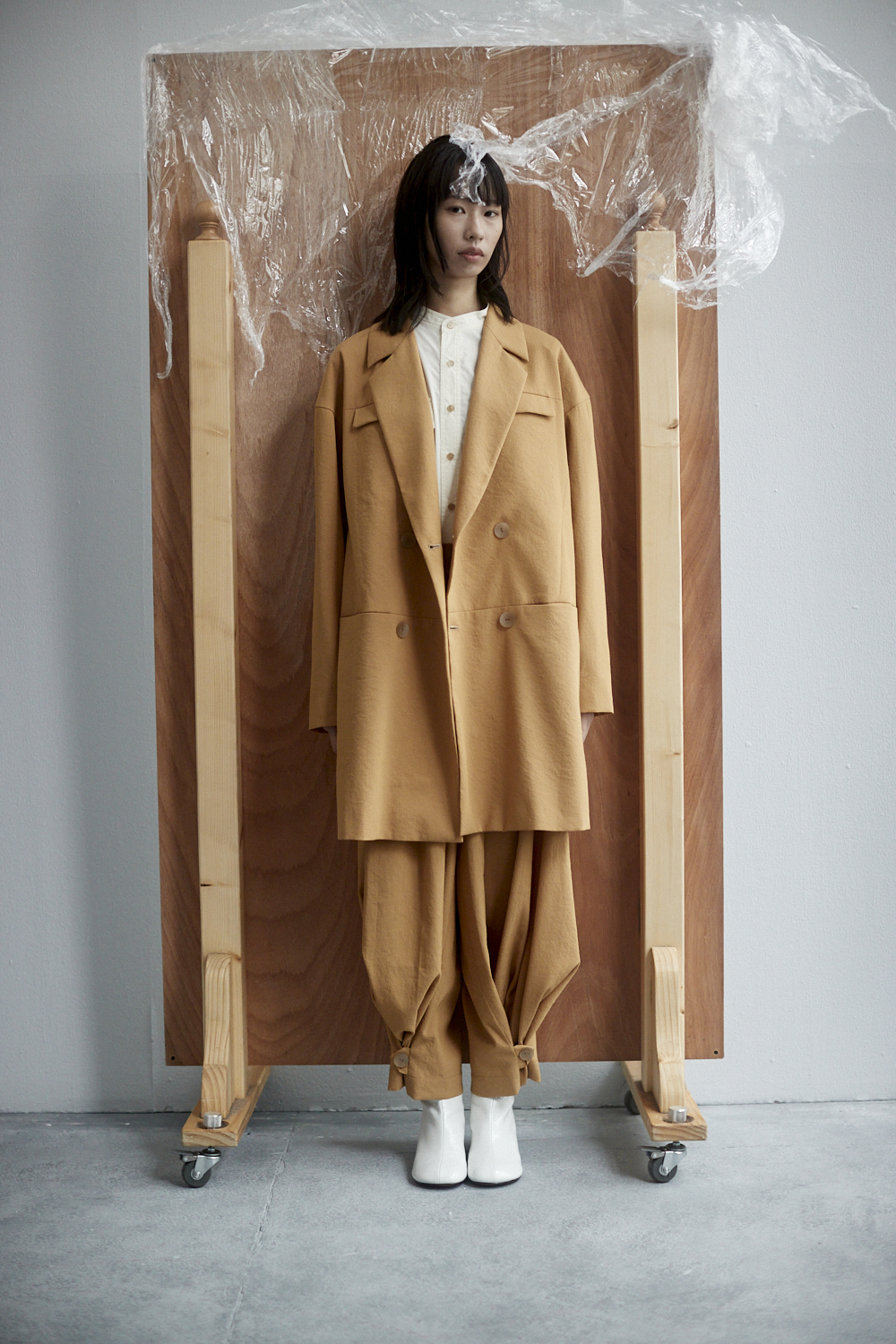 多口袋造型雙排扣西裝