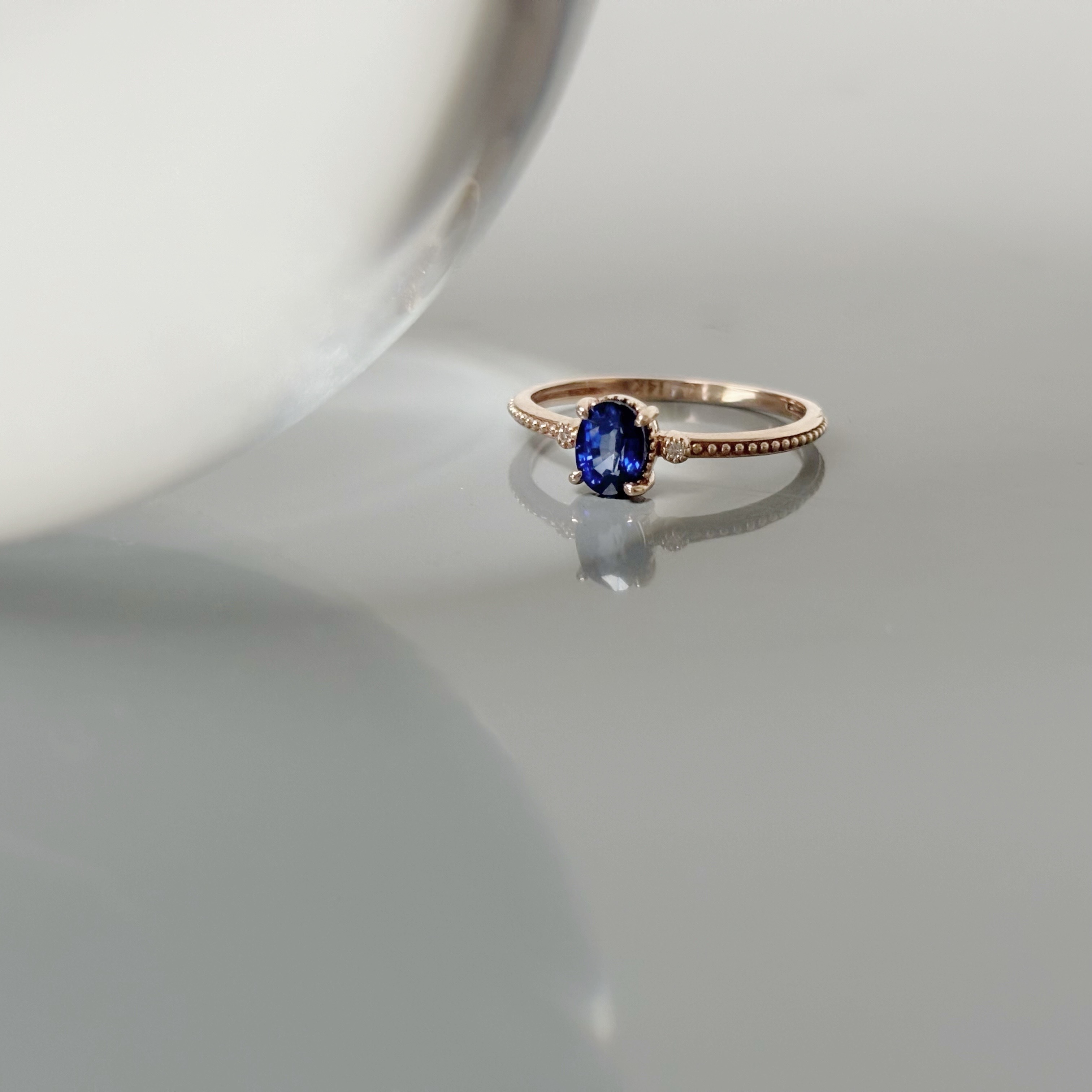 14k橢圓藍寶石滾邊真鑽戒指