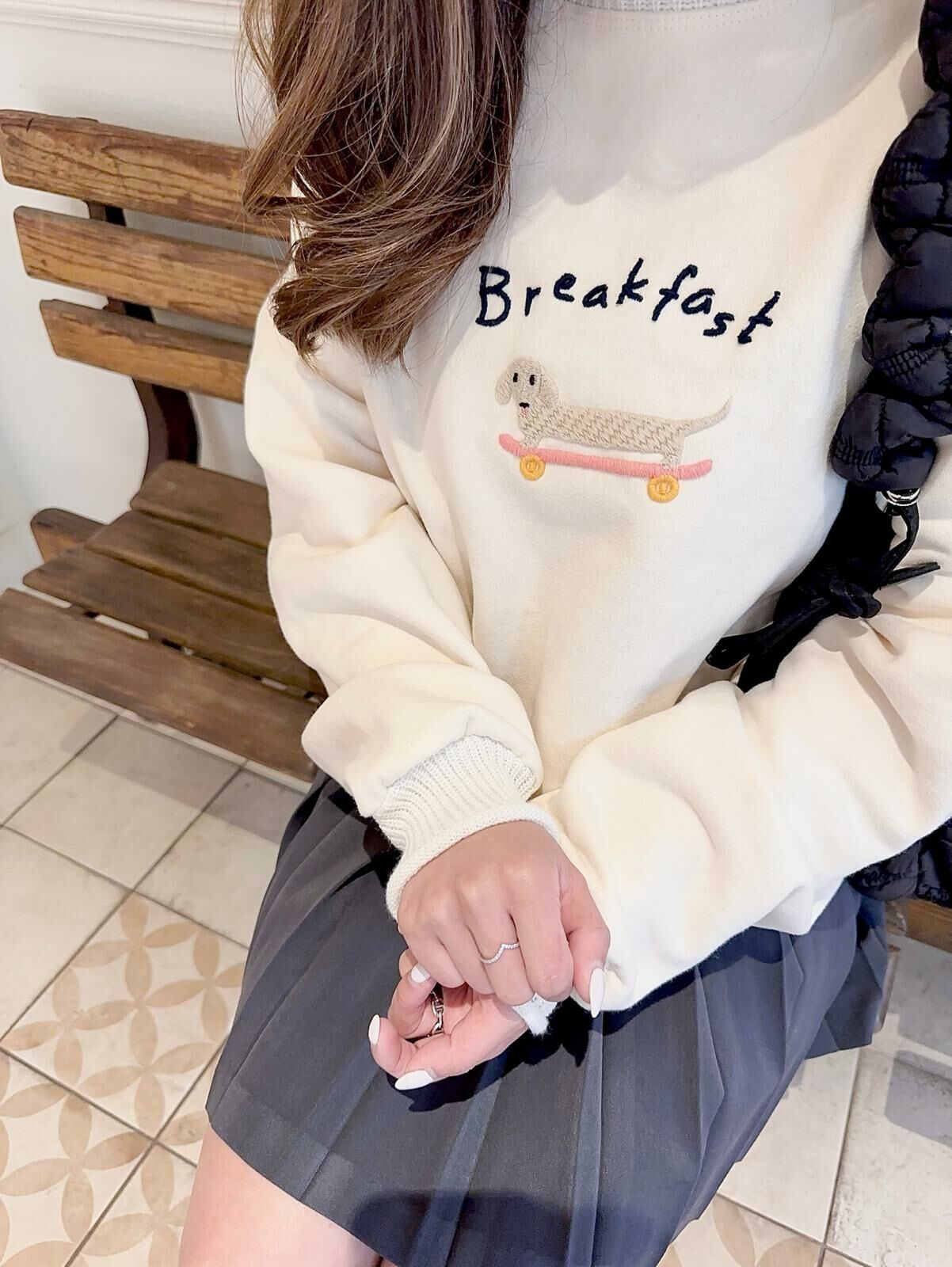 刺繡臘腸狗衛衣(米白色)