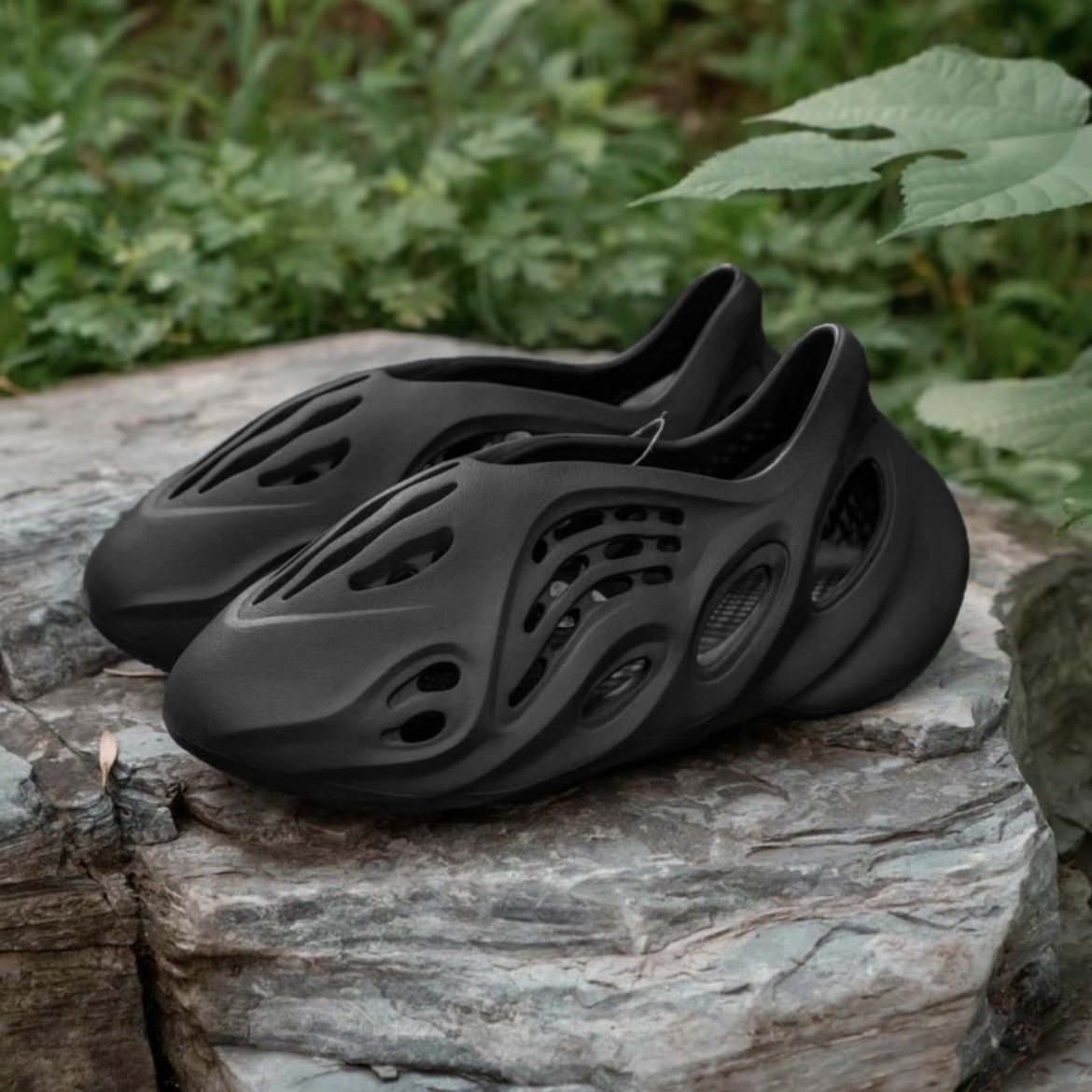 Adidas YEEZY Foam Runner 瑪瑙黑 洞洞鞋 Onyx 純黑 黑武士 HP8739