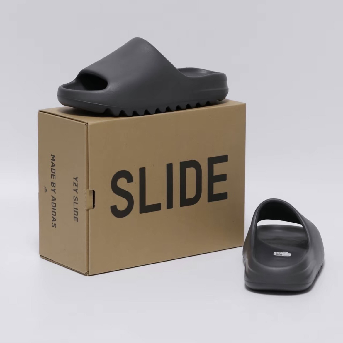Adidas OG Yeezy Slide 暗灰 ID4132