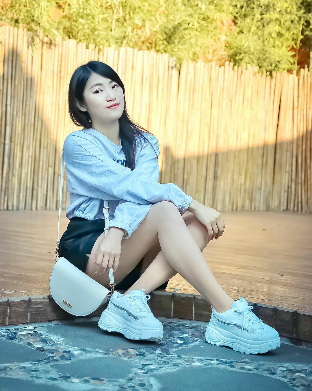 【AmiAmi穿搭分享IG OOTD】厚底小白鞋 黃金比例大長腿