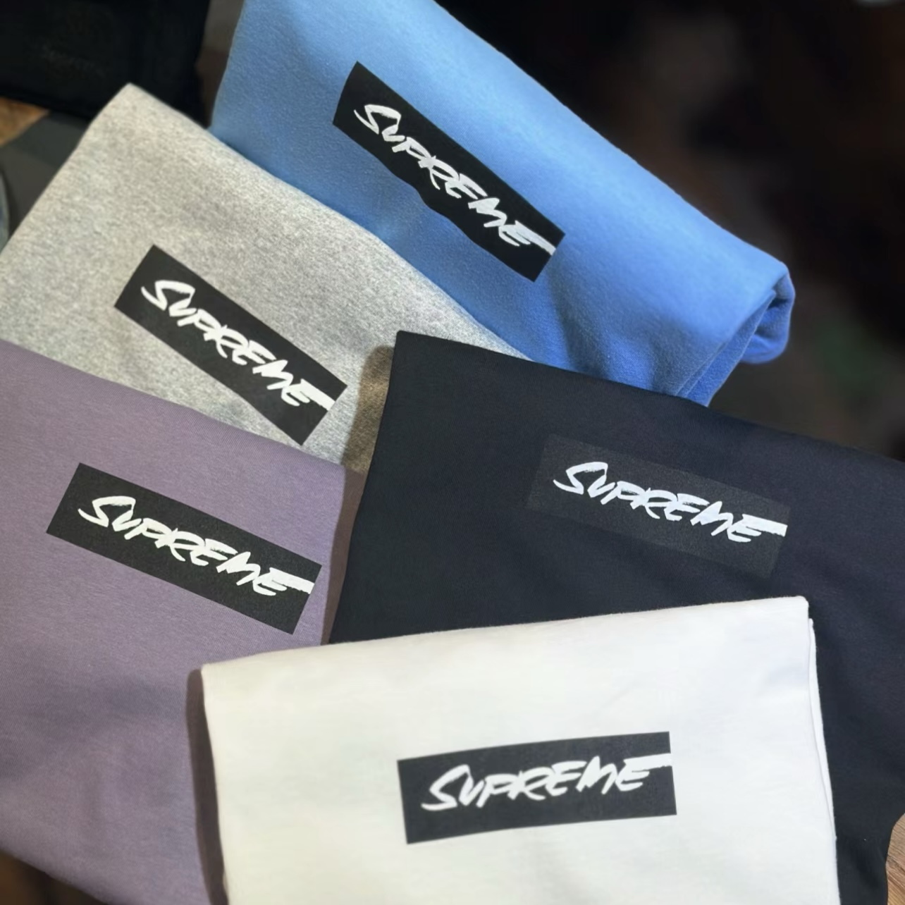 Supreme SS24 FUTURA BOX LOGO TEE 草寫字體 背面標語 短袖上衣 短TEE