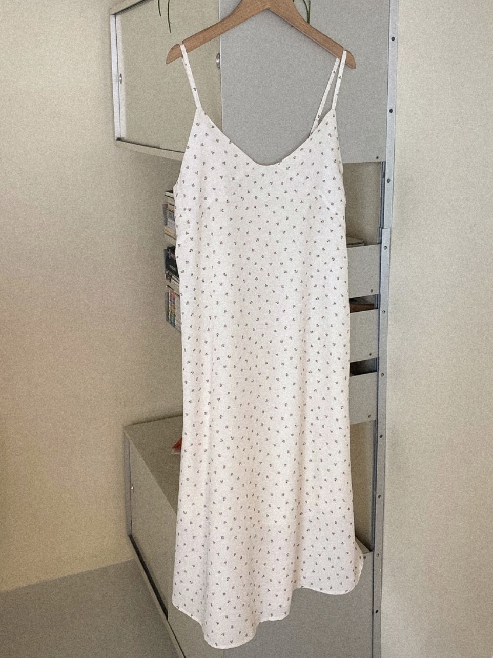 西西里的美，點點印花吊帶長裙 (2色•白)