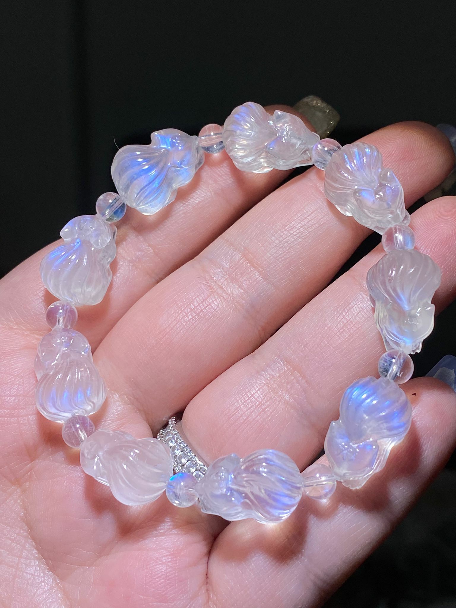 月亮石趴趴九尾手串