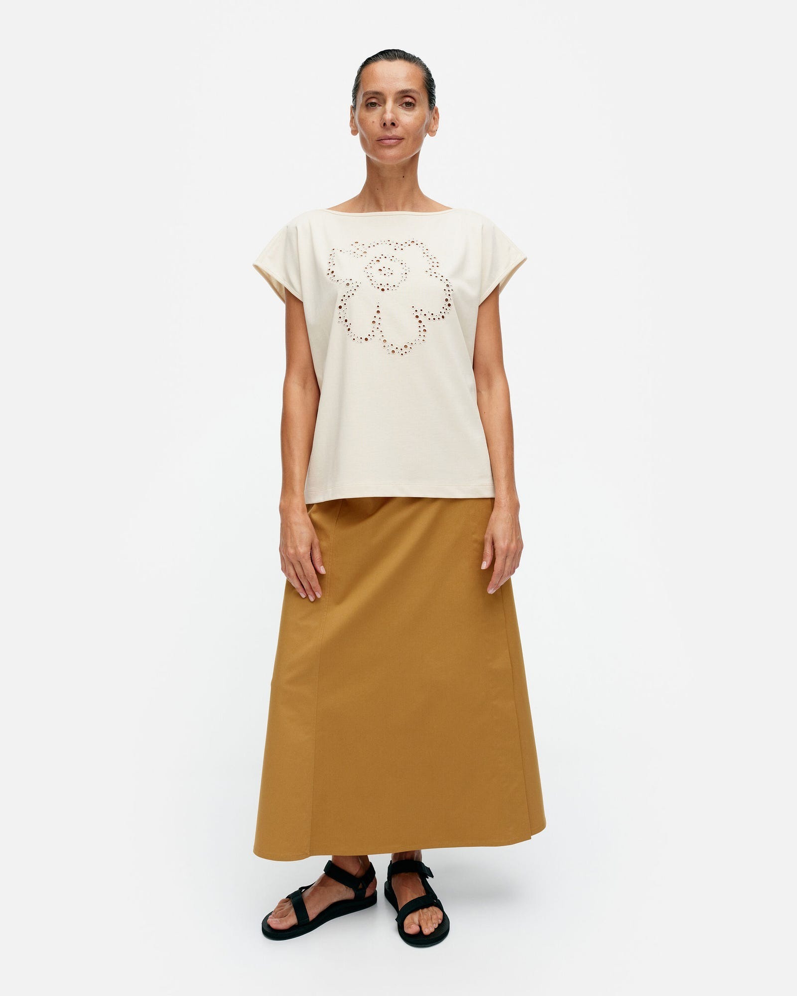 JEANSA UNIKKO 刺繡上衣