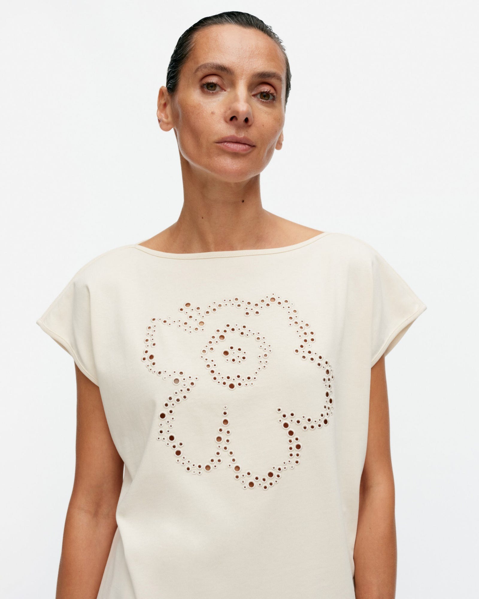 JEANSA UNIKKO 刺繡上衣