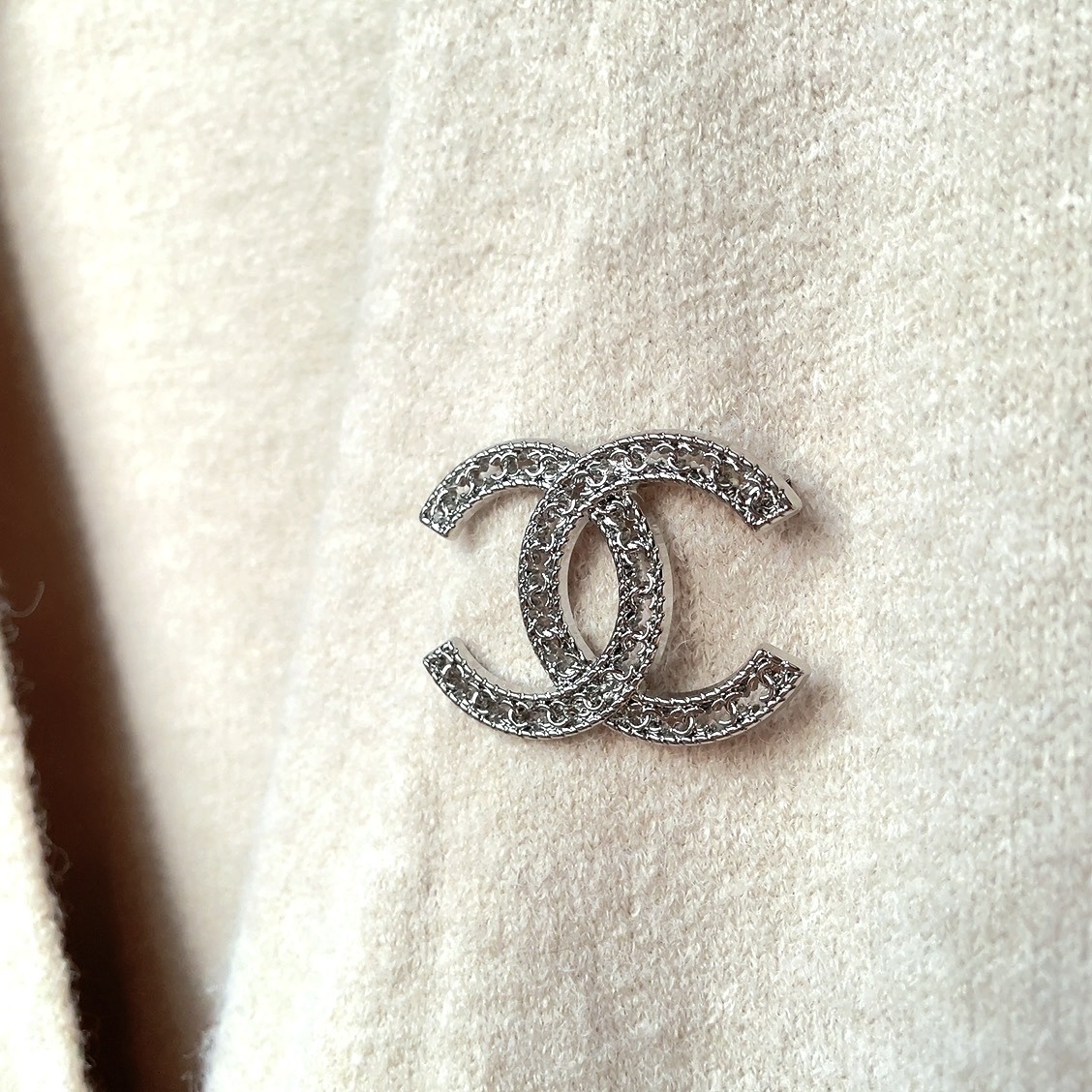 18k小雙c 重磅一體銀框定製胸針