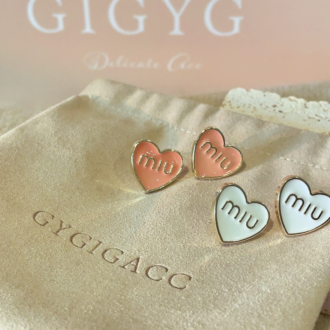 miumiu 18k亮金滴釉愛心定製耳釘