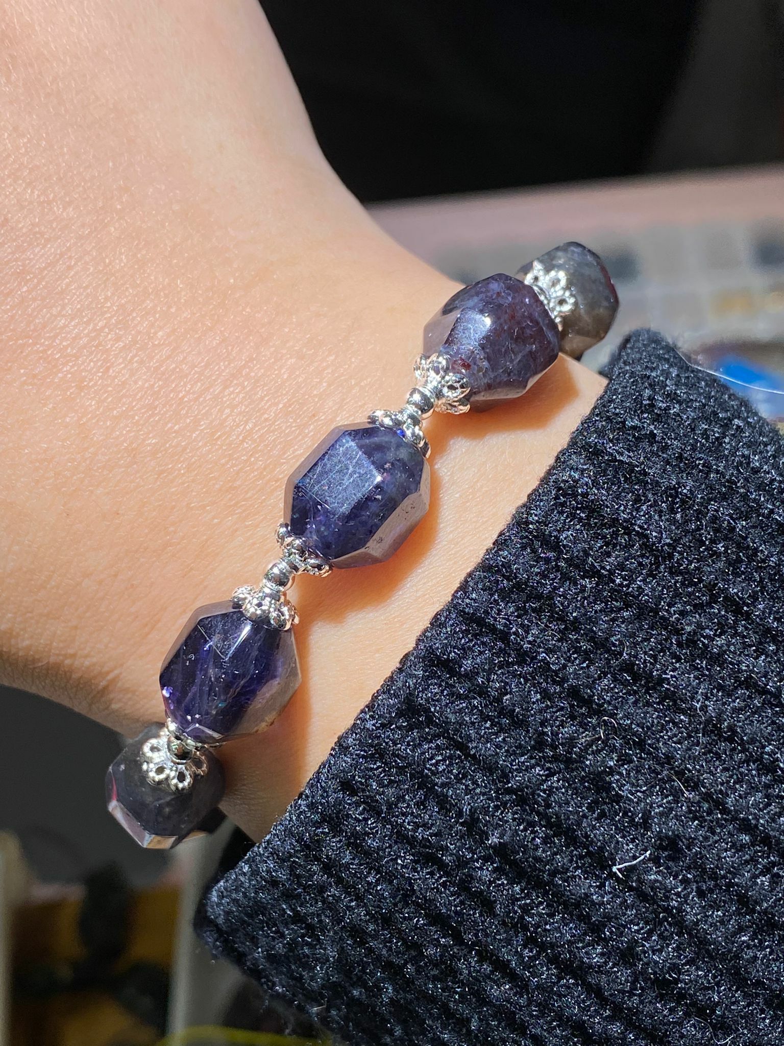 血堇青原石手串