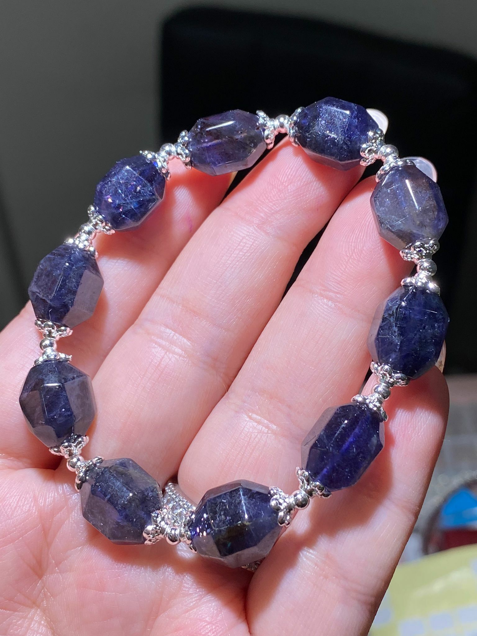 血堇青原石手串