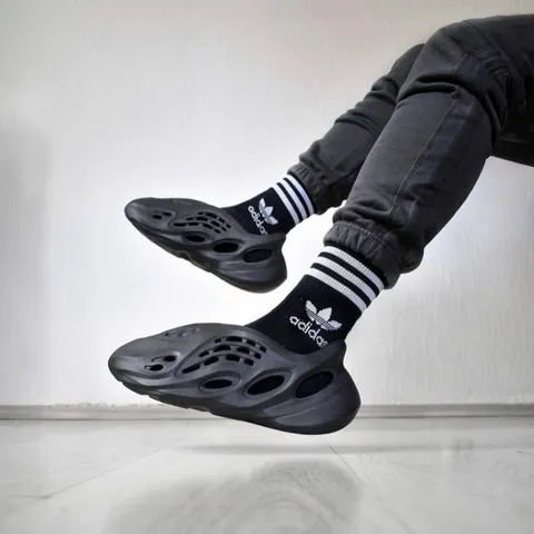 Adidas Yeezy Foam Runner Onyx 黑色 洞洞鞋 HP8739
