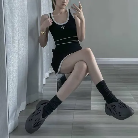 Adidas Yeezy Foam Runner Onyx 黑色 洞洞鞋 HP8739