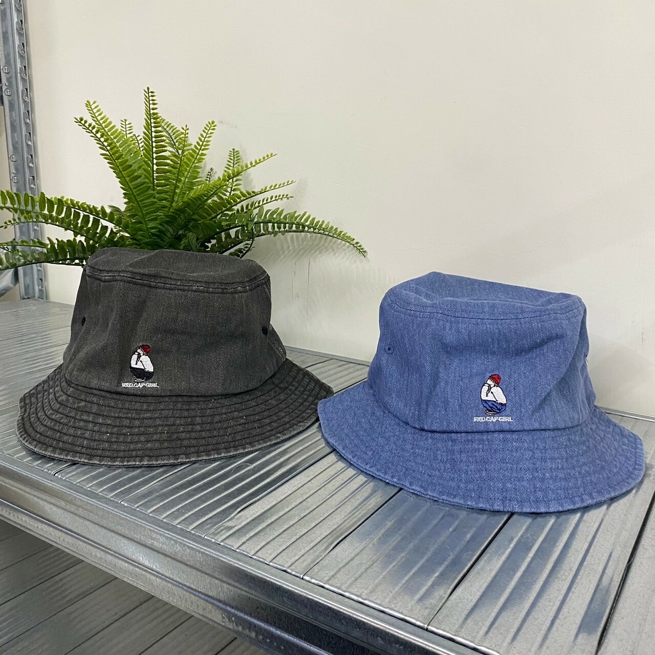 Red Cap Girl 紅帽女孩單寧刺繡漁夫帽 24701