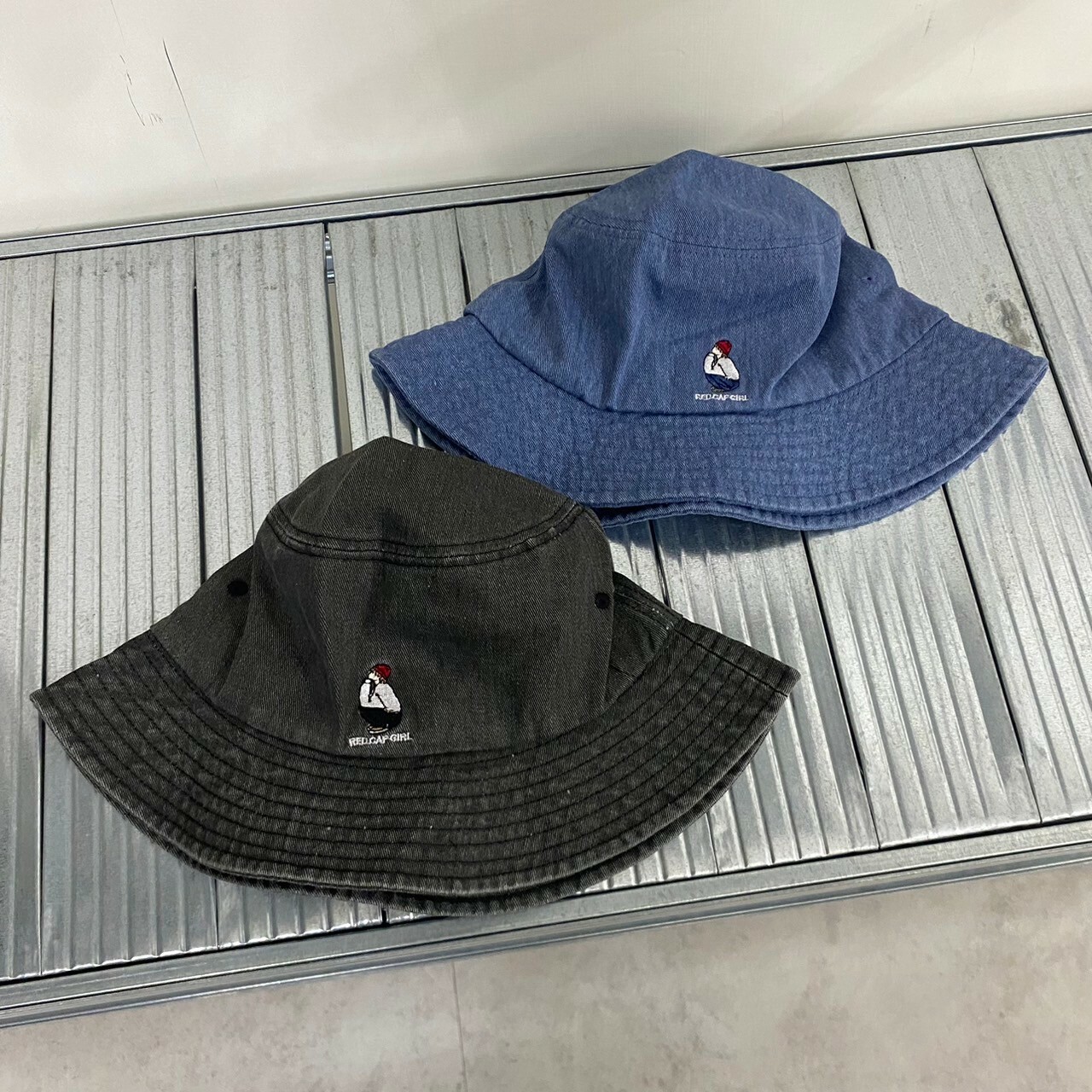 Red Cap Girl 紅帽女孩單寧刺繡漁夫帽 24701