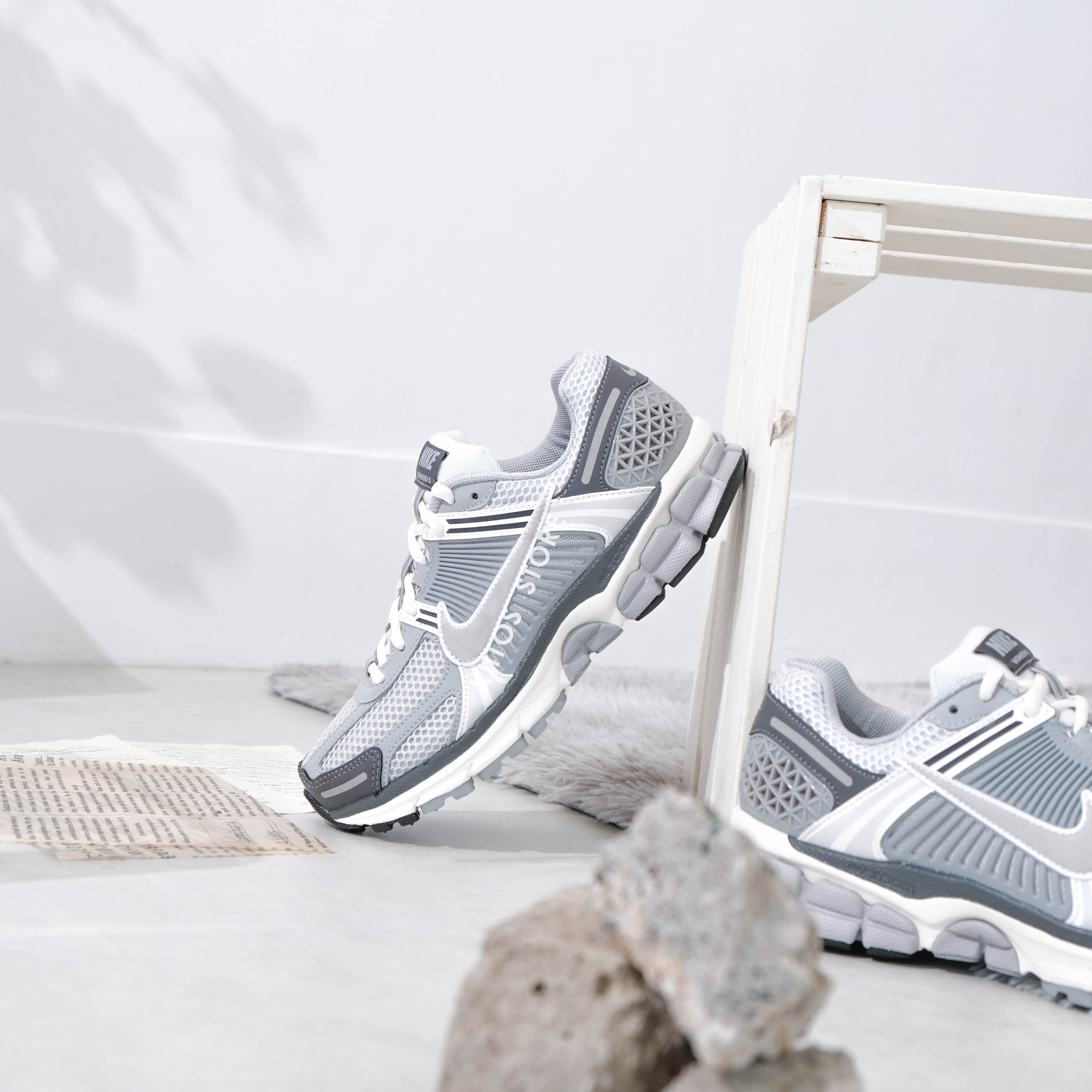 NIKE ZOOM VOMERO 5 石岩灰 FD9919-001