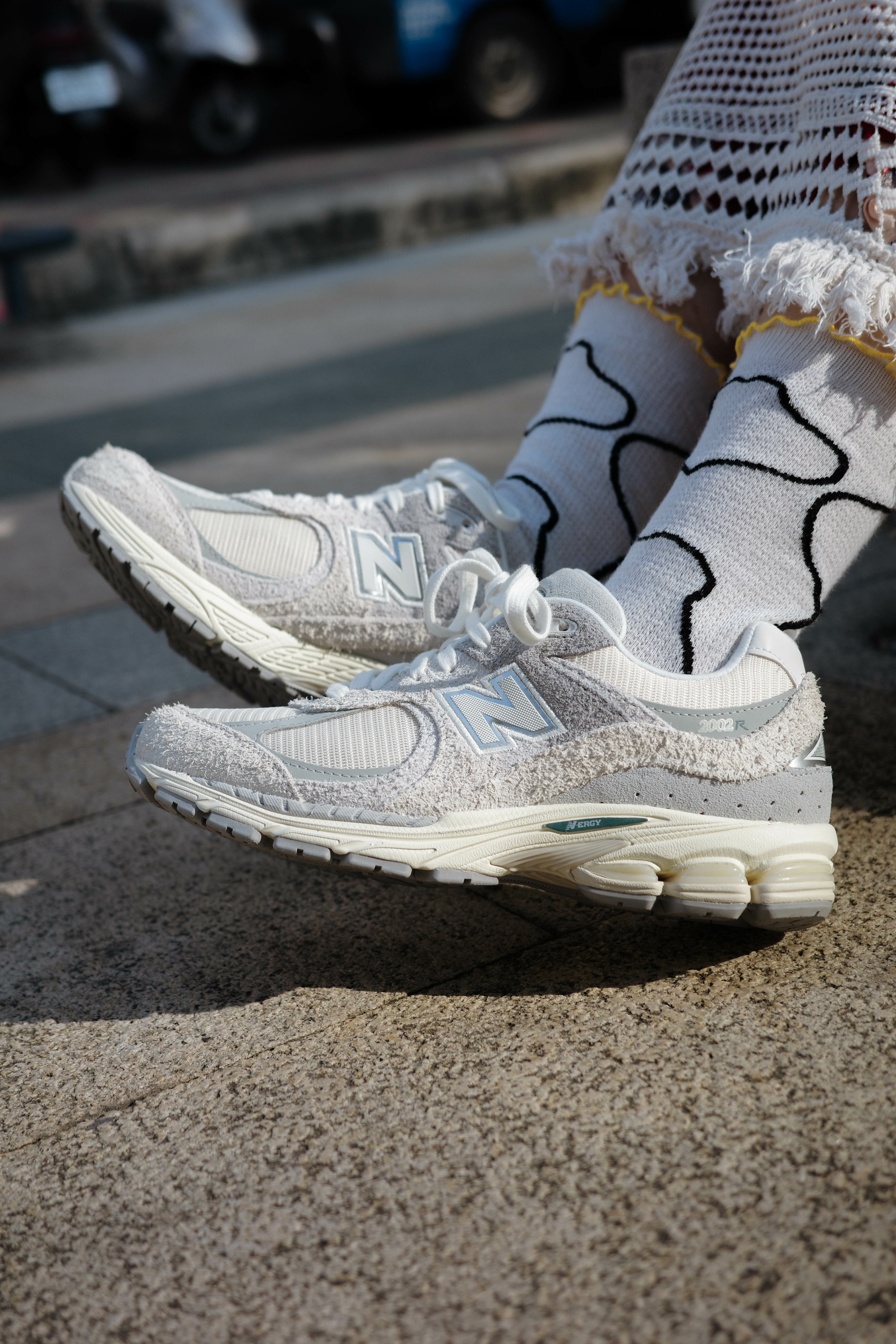 New Balance 白灰色 奶油底 男女鞋 2002r M2002REK