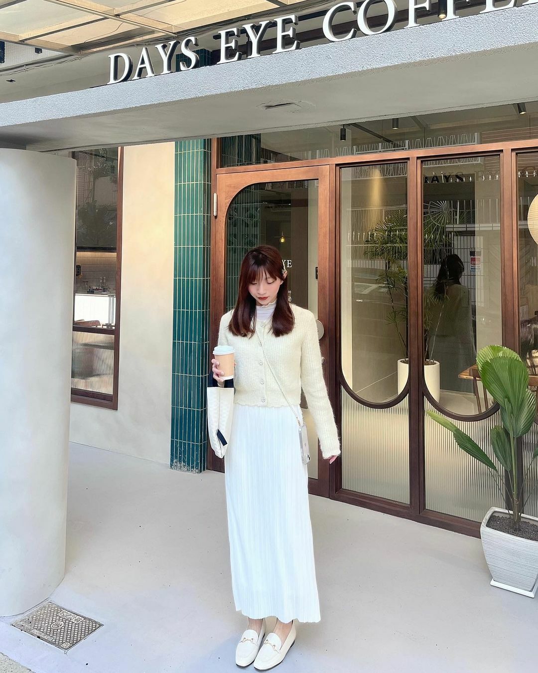 【AmiAmi穿搭分享IG OOTD】真皮金屬飾釦樂福鞋氣質小姐姐