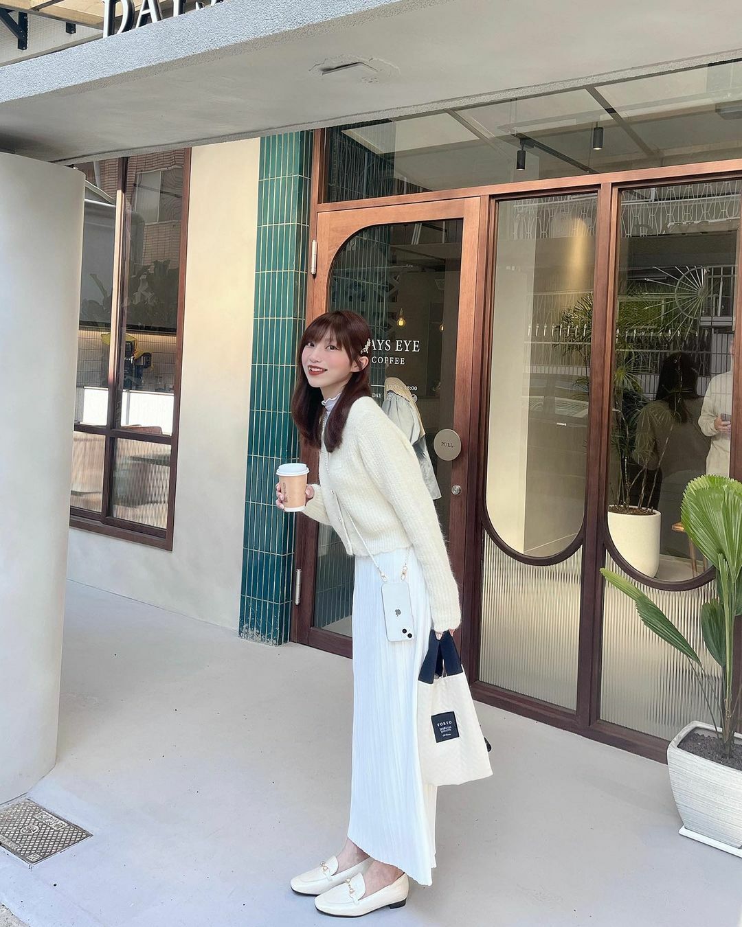 【AmiAmi穿搭分享IG OOTD】真皮金屬飾釦樂福鞋氣質小姐姐