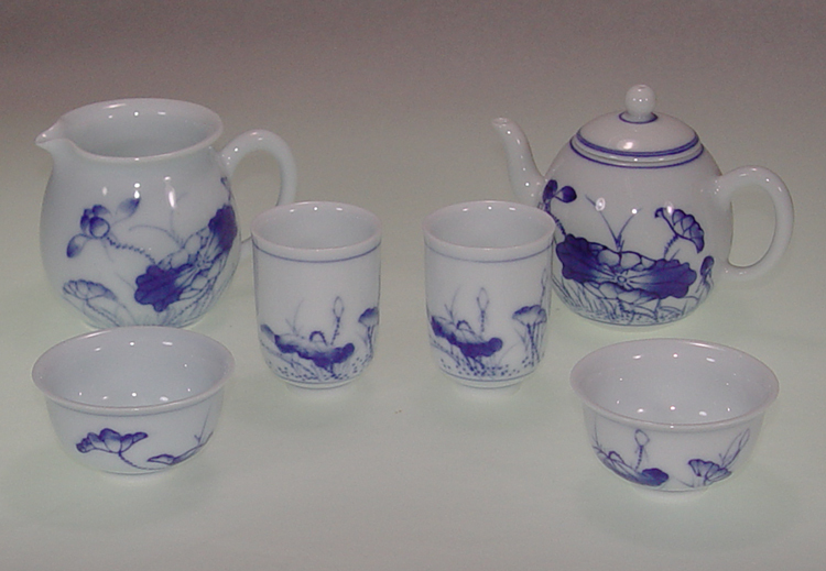 鹿港窯禮品館│手繪青花瓷茶具組(荷花)6入禮盒套裝