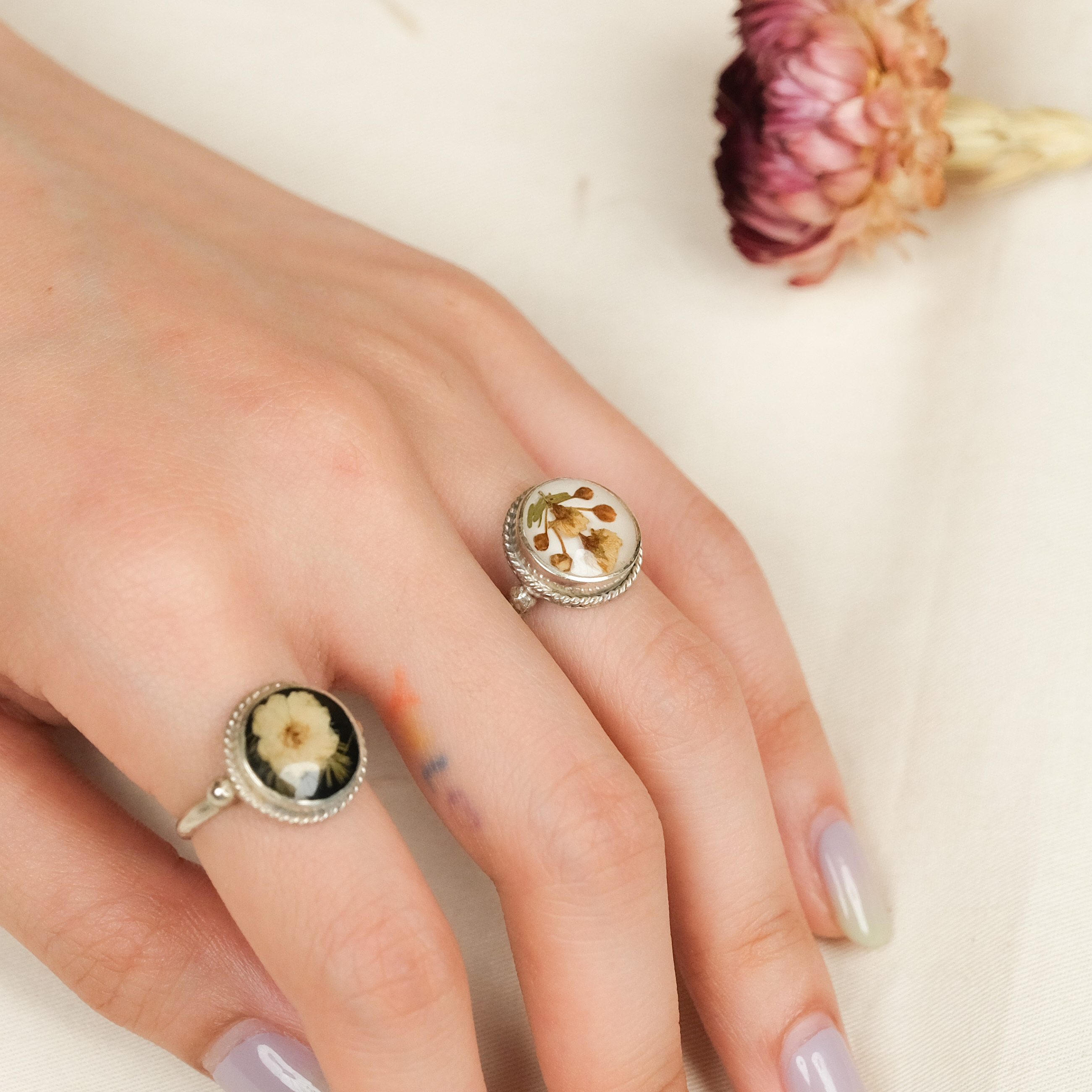 大人気新品をすべて Gustavo Flower Bracelet Chain アクセサリー
