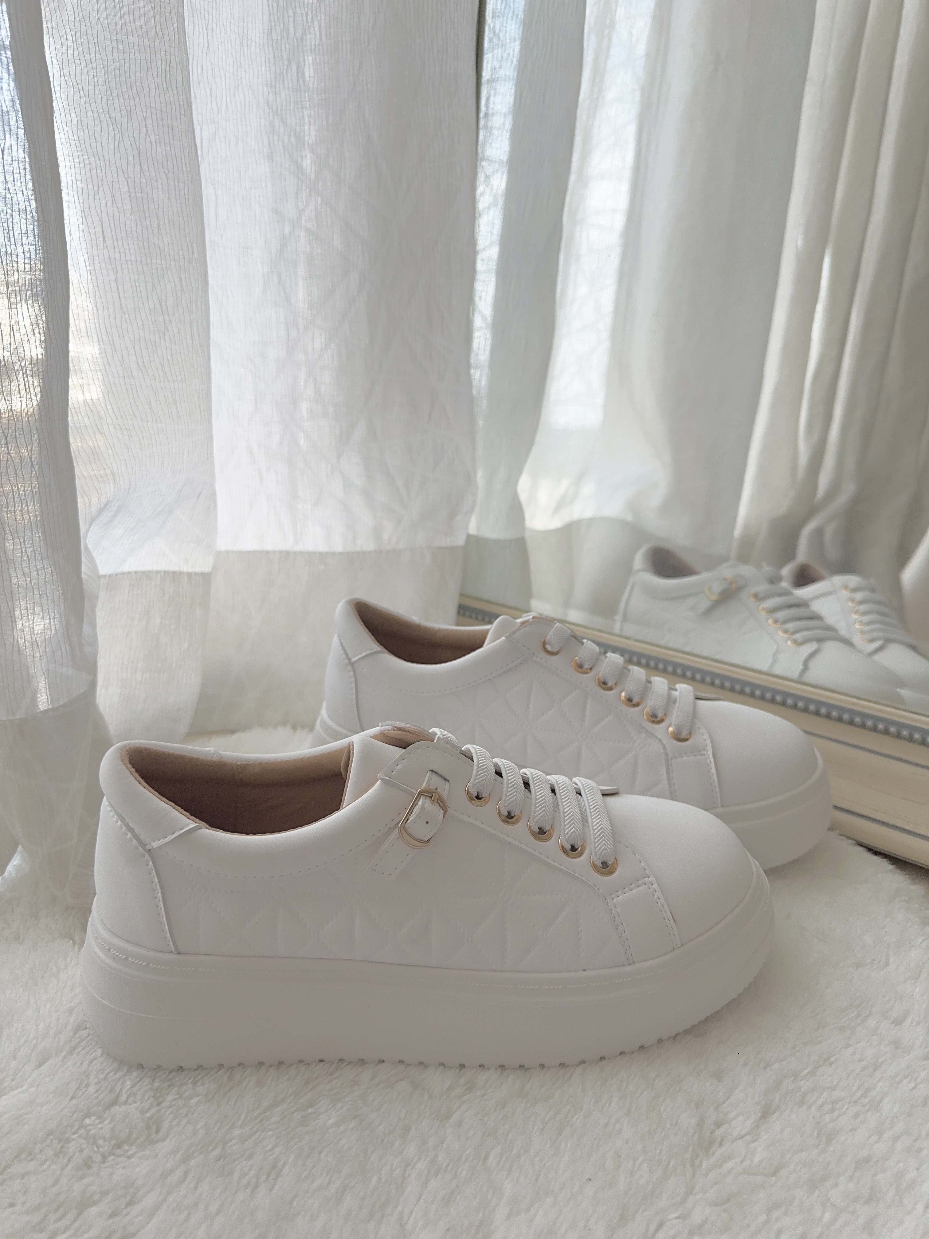 THE DIAMOND CHECKED GOLD BUCKLE SNEAKER 2024