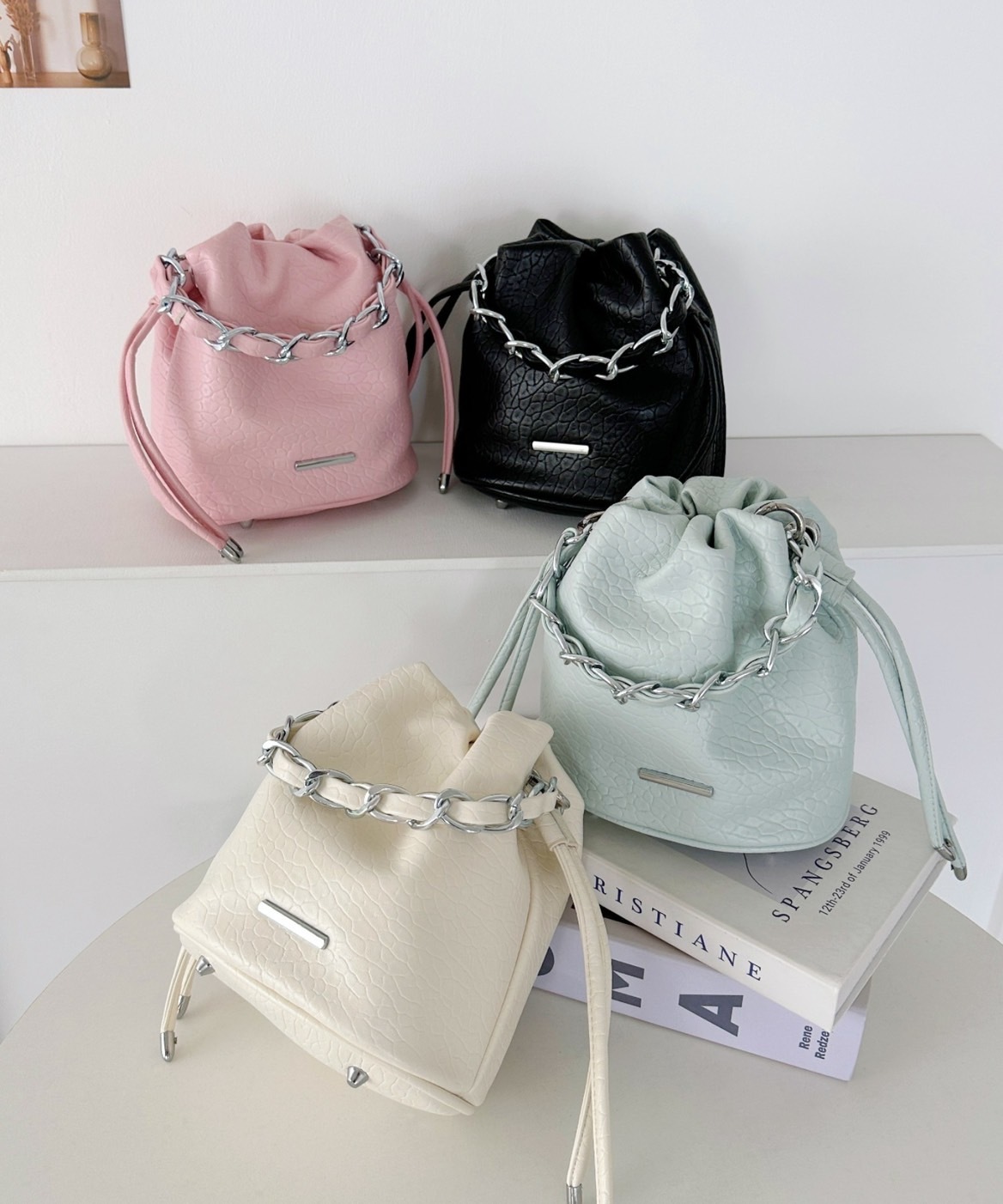 KTQ STORE ‧ CLEA 2WAY 抽繩鍊條 水桶包 粉 黑 米 薄荷綠色