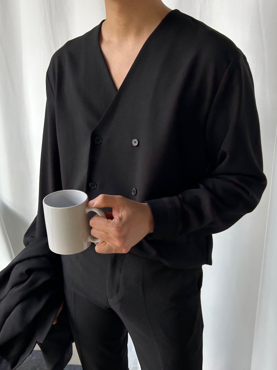 V領剪裁雙排扣襯衫