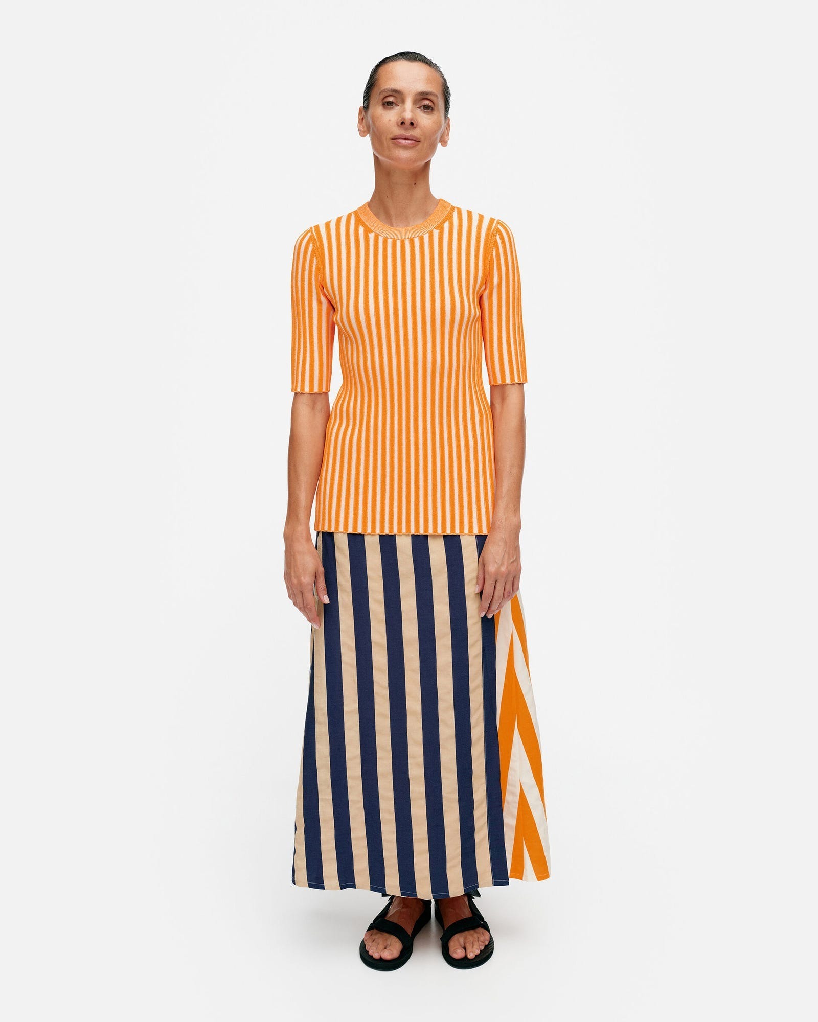 VIRTAAMA MERIROSVO 條紋針織上衣