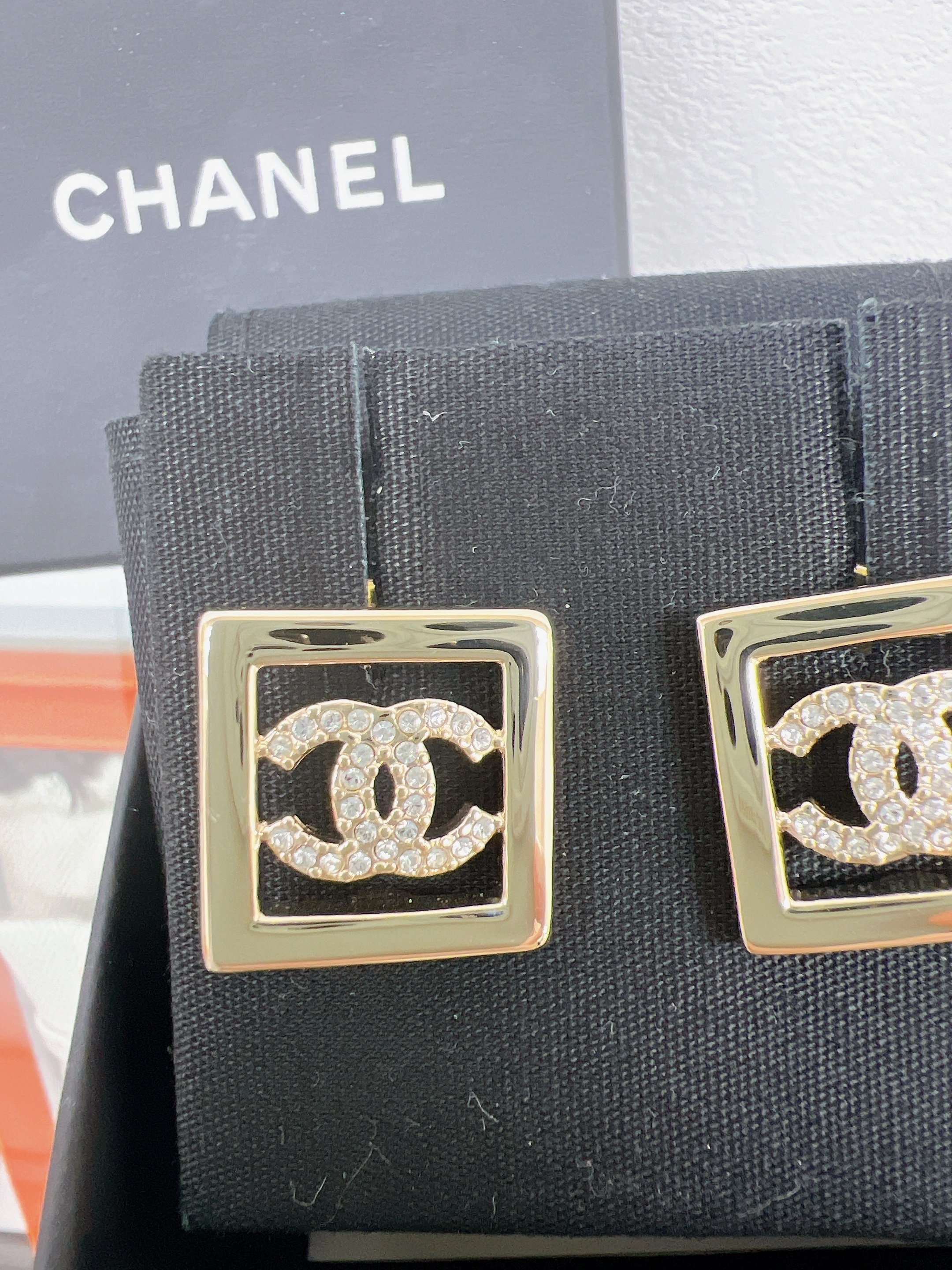 *Unused* Chanel sqaure logo earrings