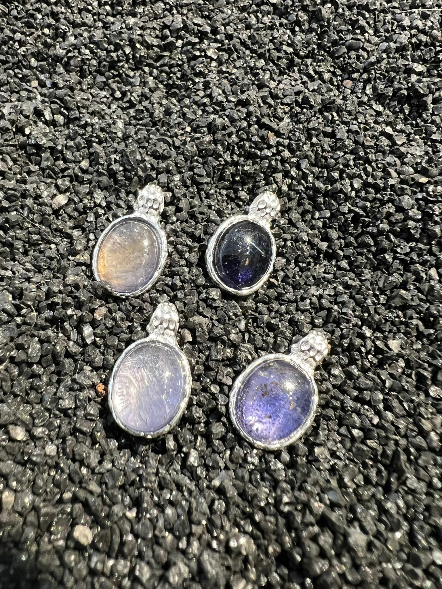 🔮能量水晶🔮堇青蛋面吊飾（銀托）（顏色隨機） (H3/CR263)